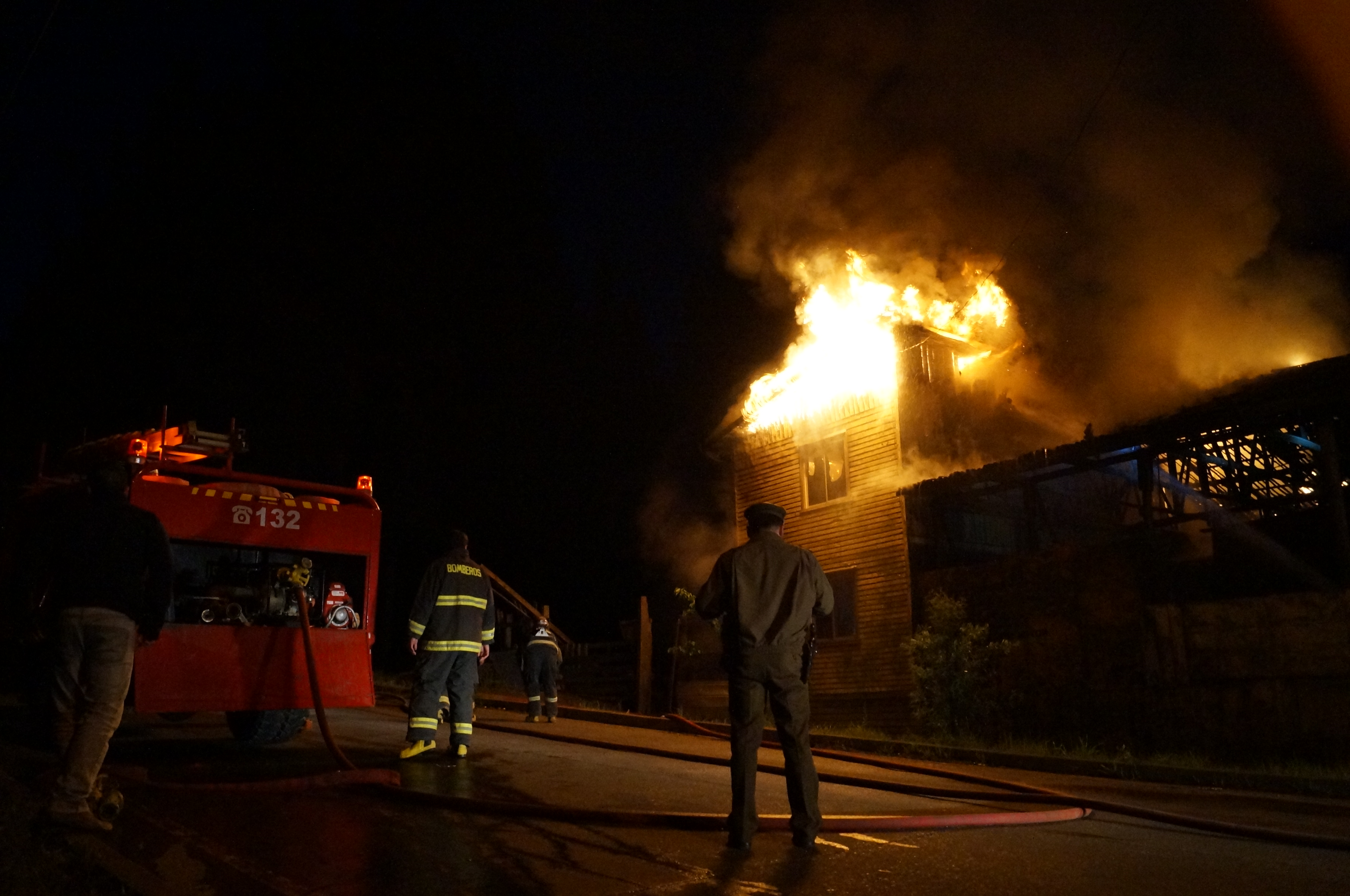 Curanilahue: Incendio destruyó por completo una casa.