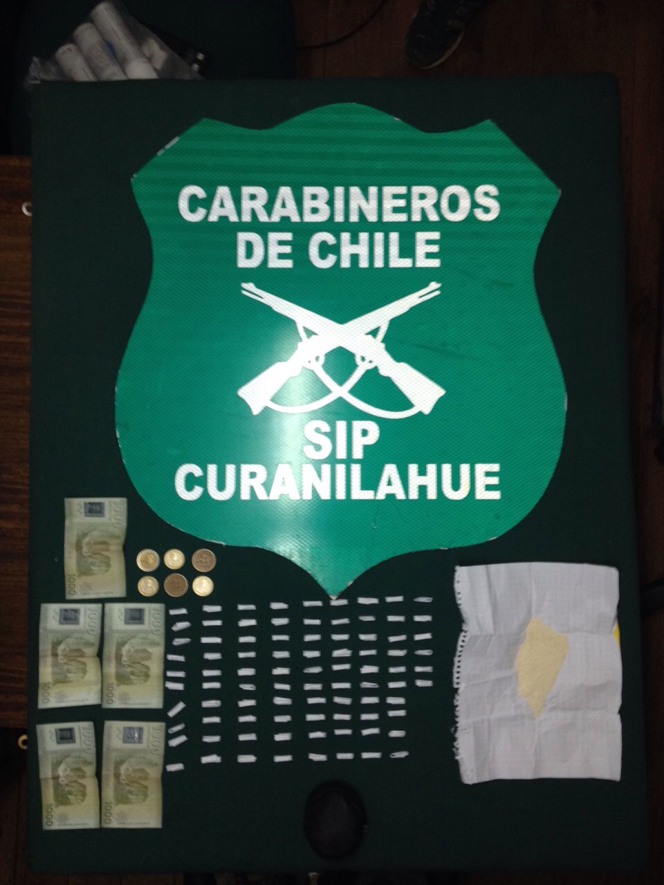 Detienen a mujer traficando droga en cercanías de establecimiento educacional de Curanilahue.