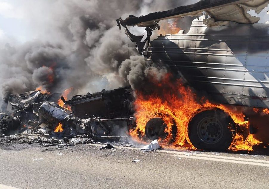 Desconocidos queman camión cargado con Jibia en Tirúa