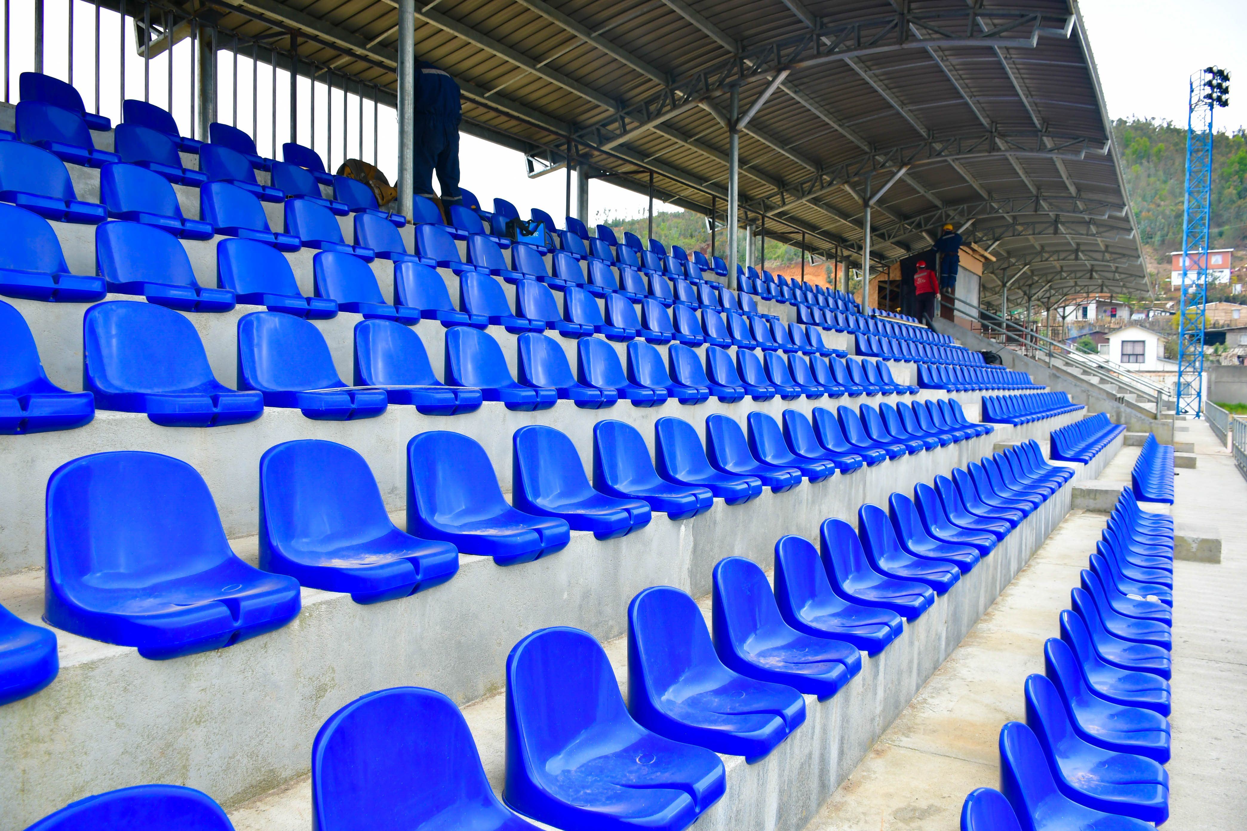 Alcalde de Curanilahue y Concejales Inspeccionan Construcción del Estadio Raúl Erazo.