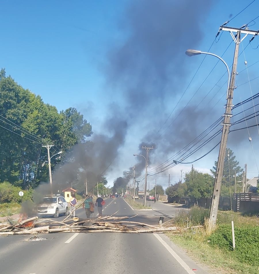 Corte de ruta: Vecinos de ruta Arauco exigen la instalación de retén policial