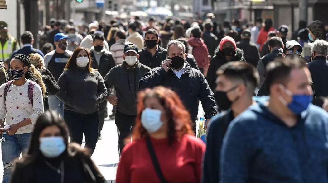 Minsal anuncia que el uso de mascarillas no será obligatorio en lugares abiertos