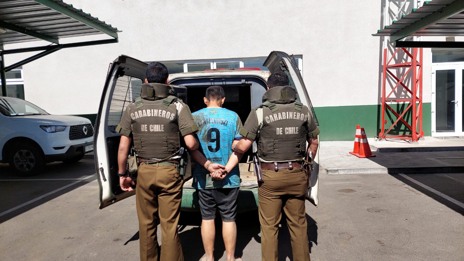 CURANILAHUE: carabineros detiene a sujeto por trafico de pasta base
