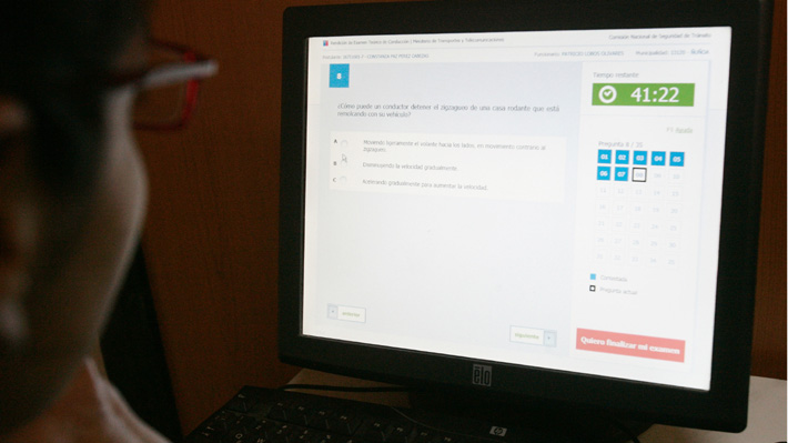 Anuncian implementación de nuevo examen teórico de conducción para obtener la licencia Clase B