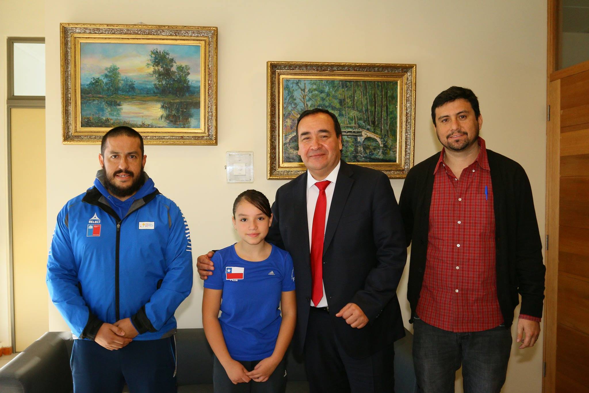 Destacada tenimesista de Arauco recibió importante apoyo para viajar a Sudamericano de Paraguay.