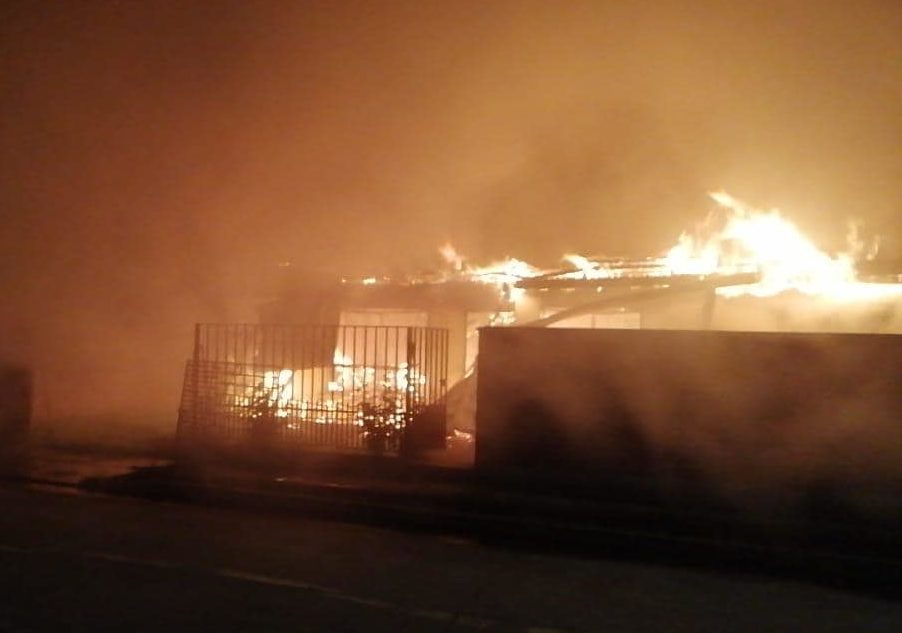Incendio destruyo escuela en Quidico