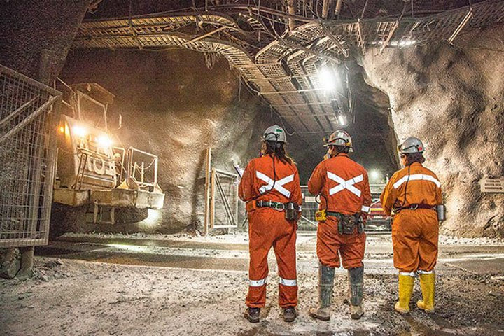 Cinco trabajadores desaparecidos tras derrumbe en mina El Teniente
